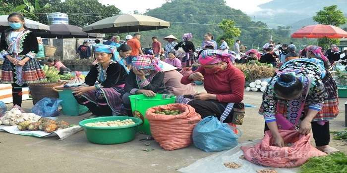 Chợ phiên Cam Lộ - Mang đậm nét văn hóa bao đời của người dân Quảng Trị-compressed